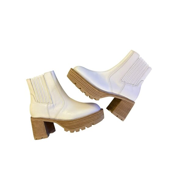 Oasis Society Chunky Heel Ankle Boots In Cream Man-Made Upper With Lug Sole & Si - Picture 1 of 8